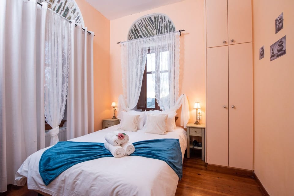 Standard Double Room | Free WiFi, bed sheets