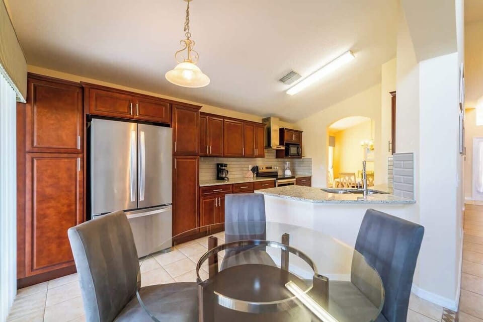 5-Bed-Orlando-Pool-Home-near-Disney-Emerald-Island-Resort