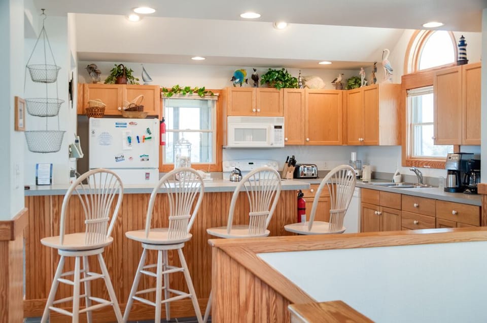 WH530: Brigadune | Top Level Kitchen