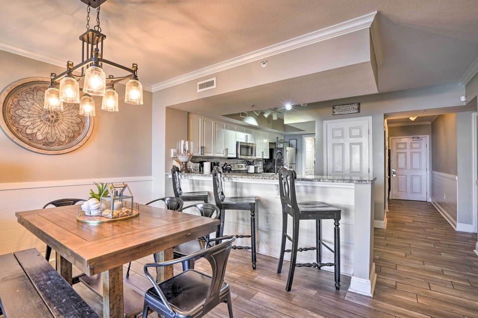 Dining Table | Dishware & Flatware Provided