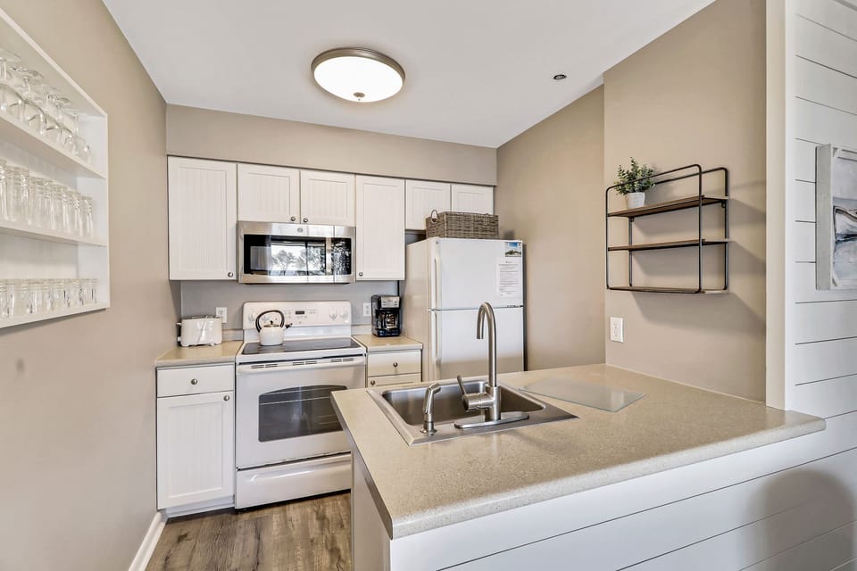 Kitchen - Bright kitchen with all the appliances needed for your vacation!