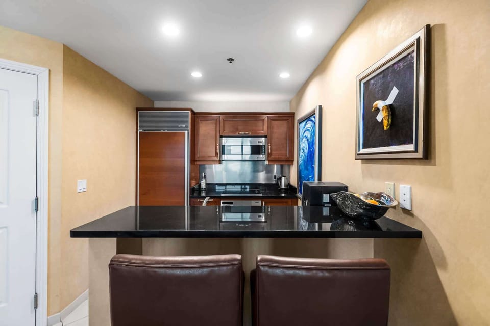 Full kitchen for those nights when you just don't feel like going out.