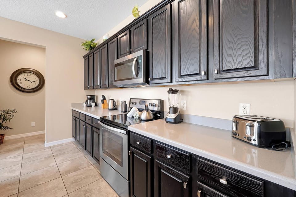 10_Kitchen_Area_082025