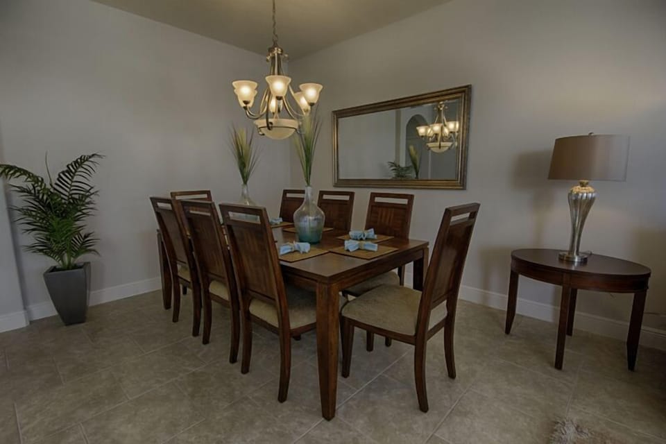 04_Dining_Area_0721.jpg