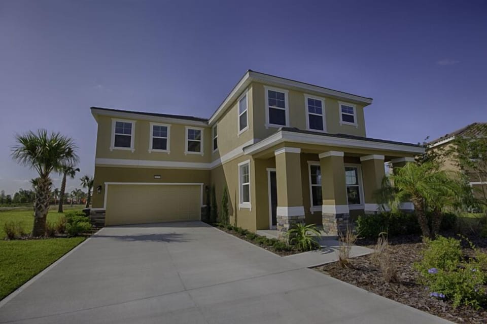 01_Front_of_Home_0721.jpg