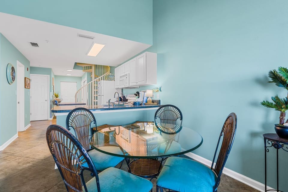 Grand Caribbean 418 Dining Table Seats 4