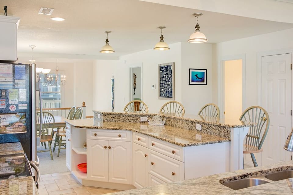 HK45: Dog Daze | Top Level Kitchen