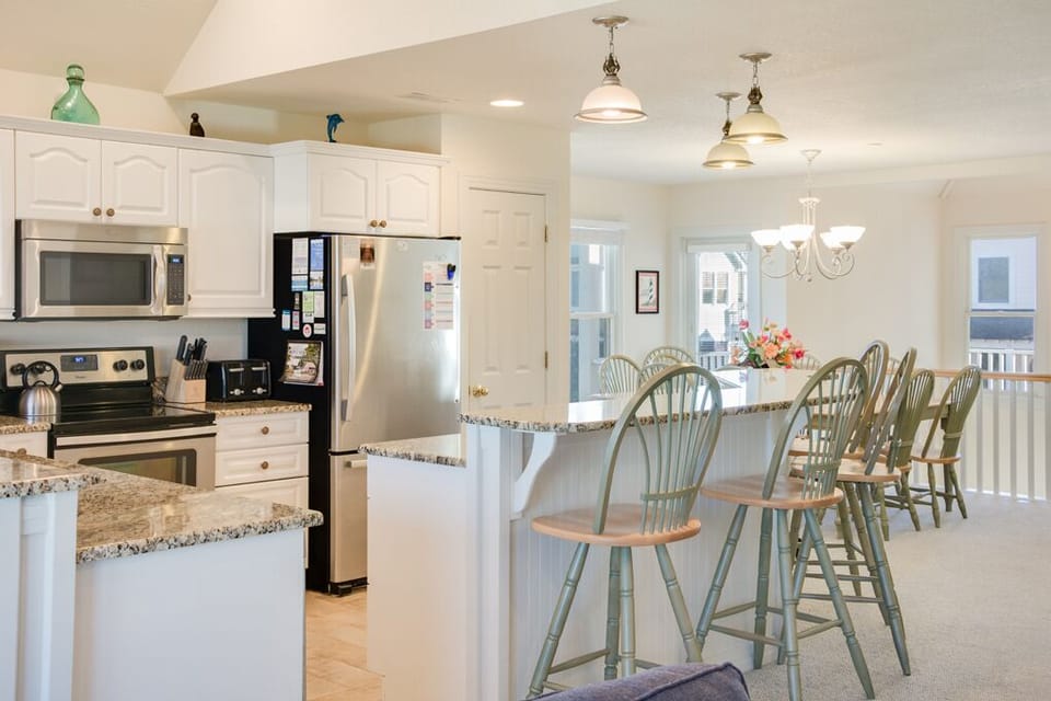 HK45: Dog Daze | Top Level Kitchen