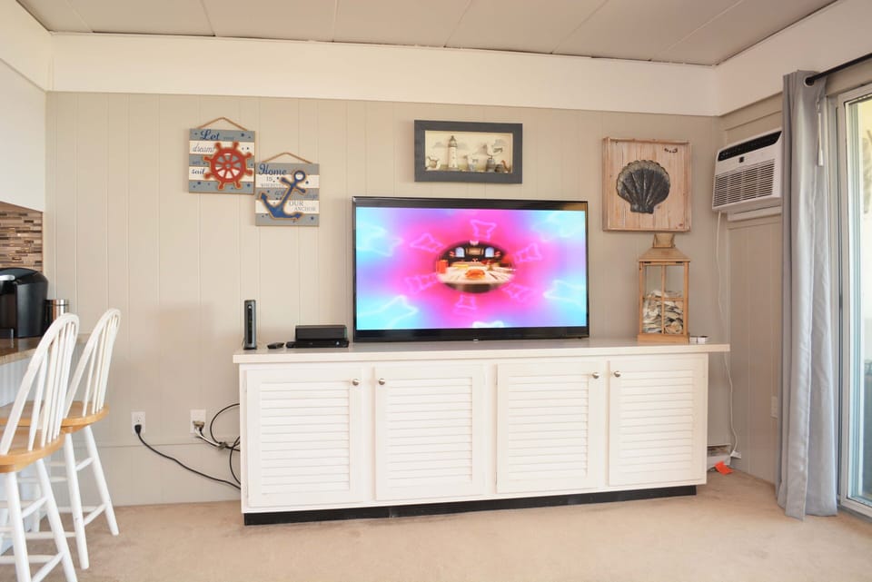 LIVING-AREA