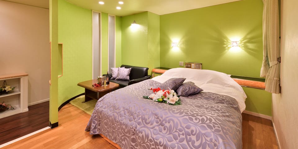 Double Room | Soundproofing, WiFi (free), individually decorated
