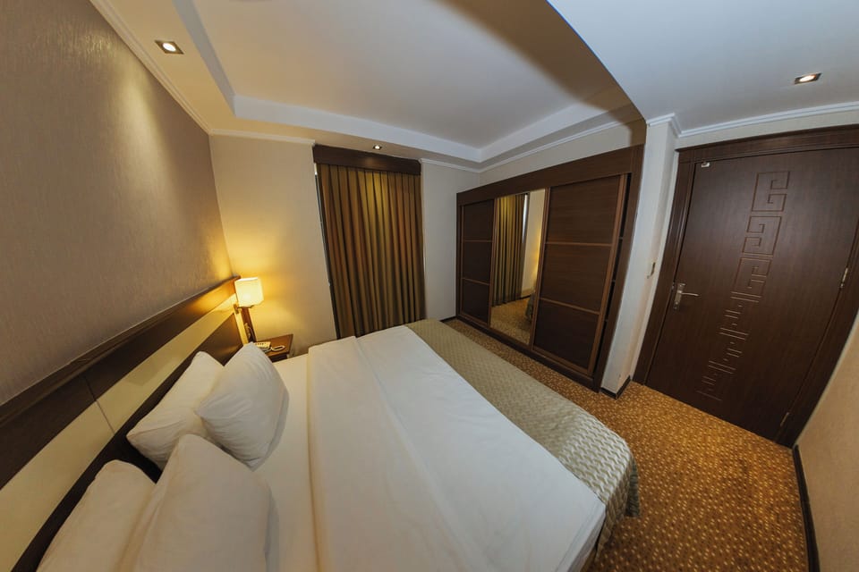 Single Room | 1 bedroom, minibar, in-room safe, free WiFi