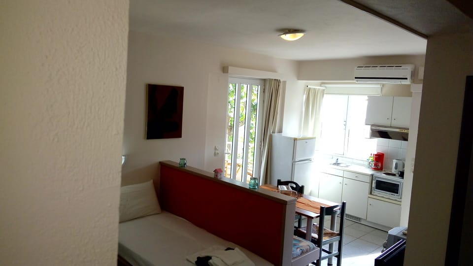 THE APARTMENT INSIDE!