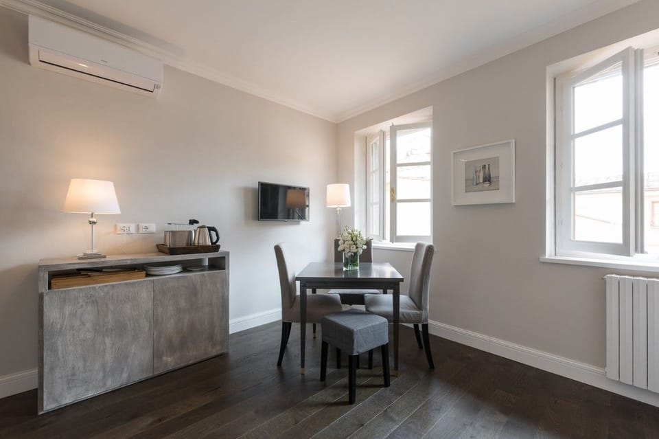 Apartment | Living area | Flat-screen TV