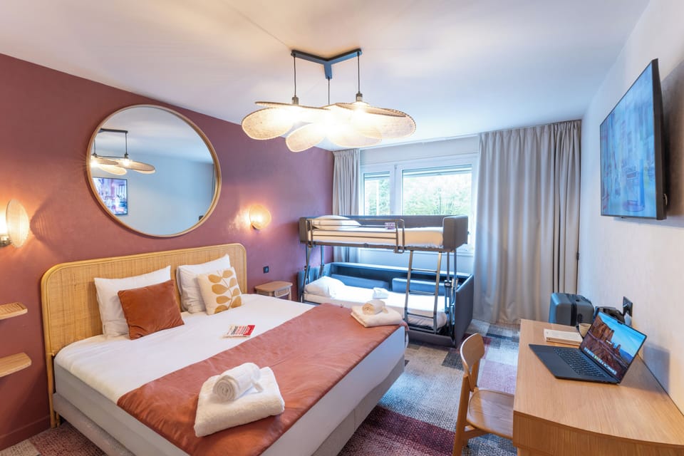 Superior Double Room, 1 Large Twin Bed | Premium bedding, desk, soundproofing, free WiFi