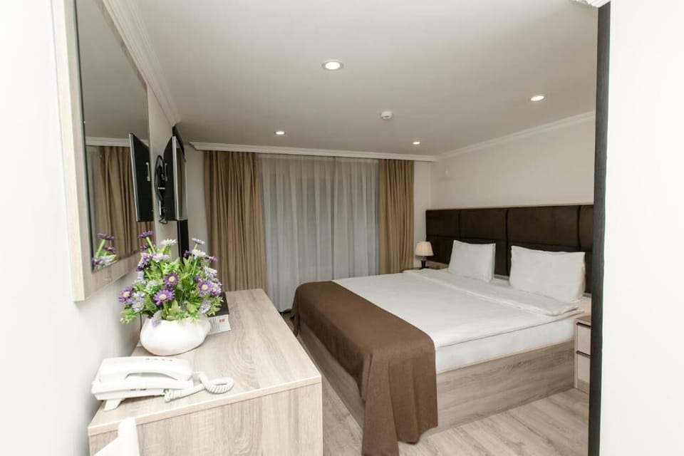 1 bedroom, minibar, in-room safe, desk