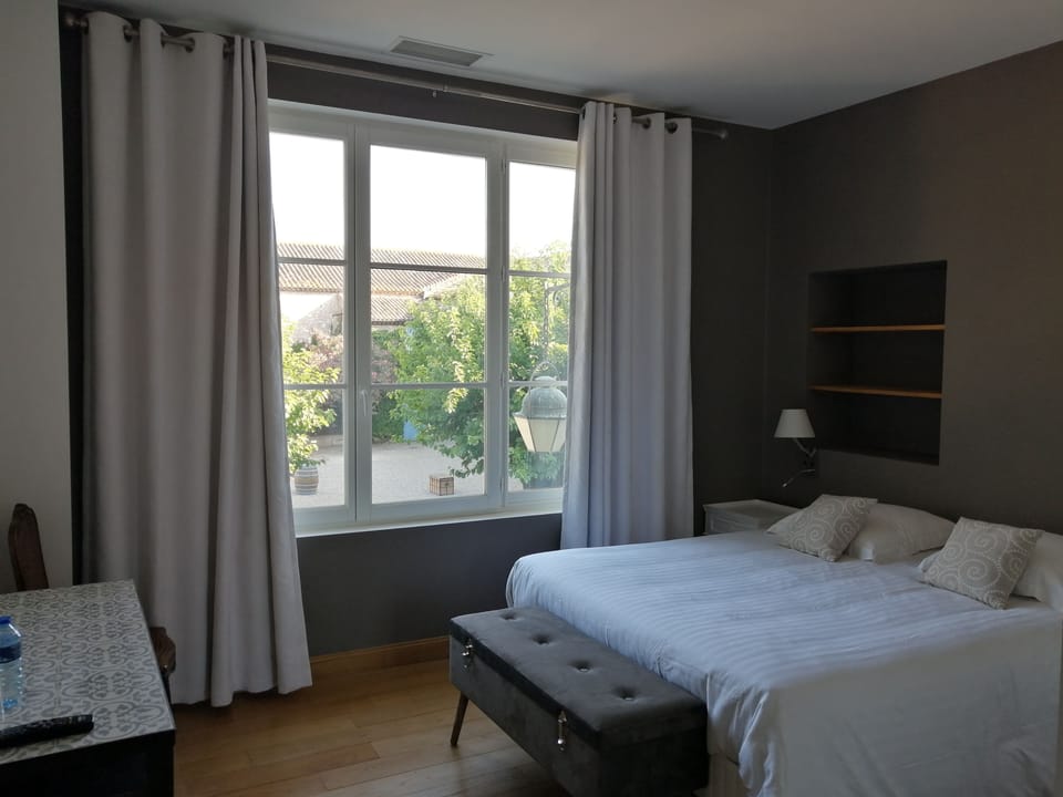 Family Suite, Private Bathroom, Courtyard View (Suite familiale)