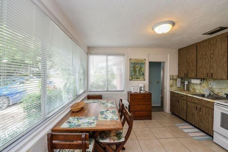 Cottage, 3 Bedrooms | Dining