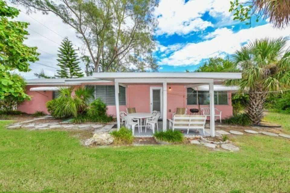 Cottage, 3 Bedrooms | BBQ/picnic area
