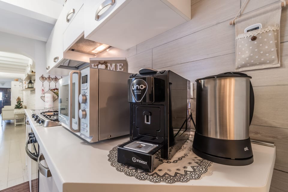 Apartment, 1 Bedroom | Private kitchen | Fridge, microwave, oven, stovetop