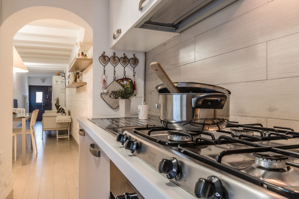 Apartment, 1 Bedroom | Private kitchen | Fridge, microwave, oven, stovetop