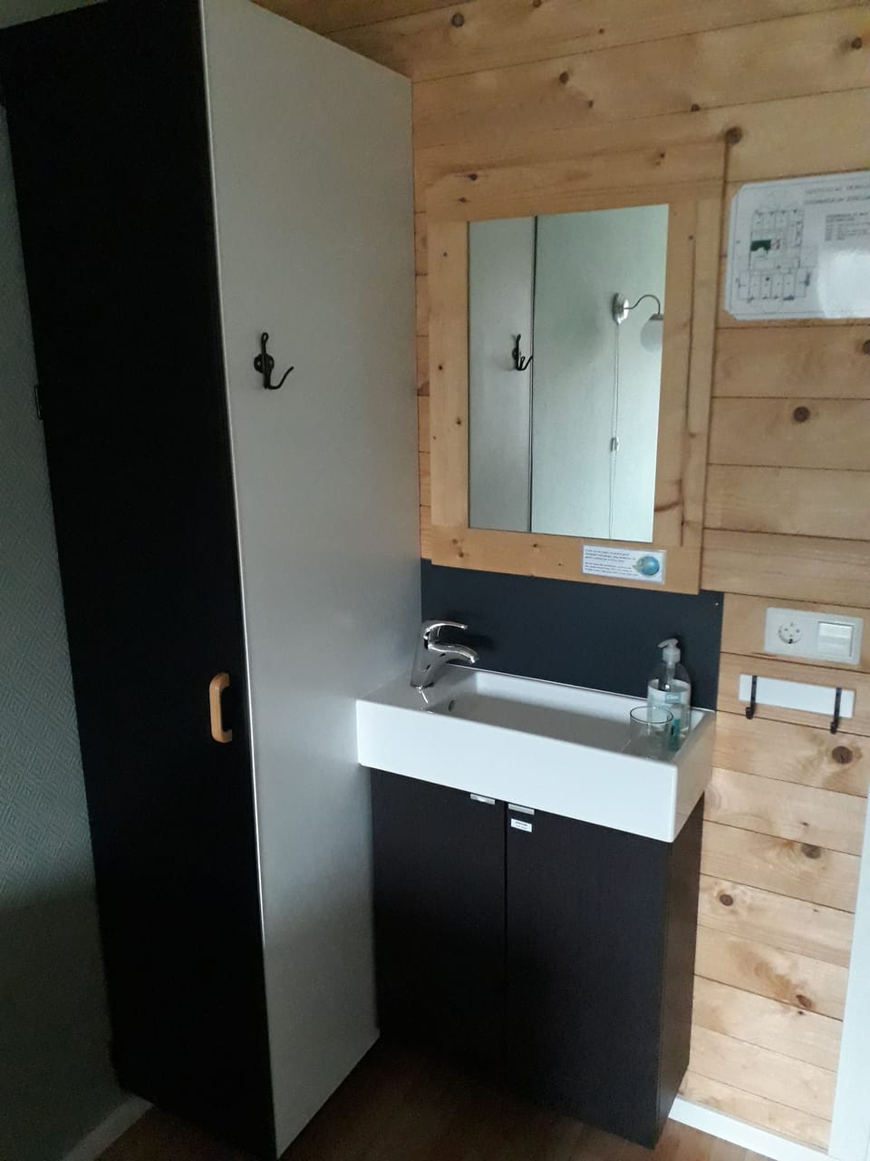 Comfort Single Room, Garden View | Bathroom sink