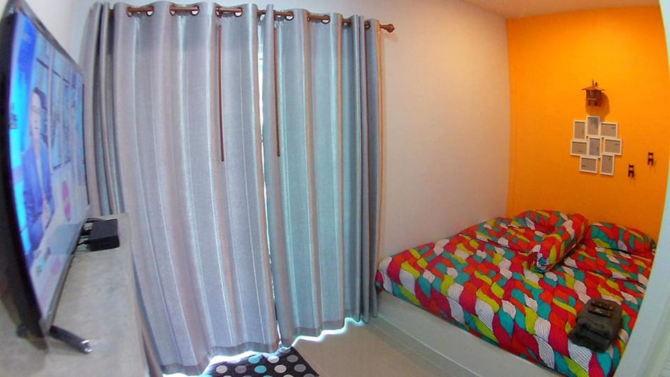 Studio Suite, 1 Queen Bed, Resort View | Rollaway beds (surcharge), WiFi (free)