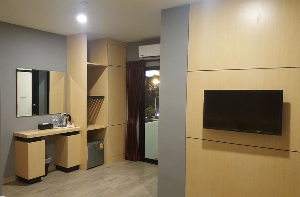 Deluxe Double Room with Balcony  | Room amenity