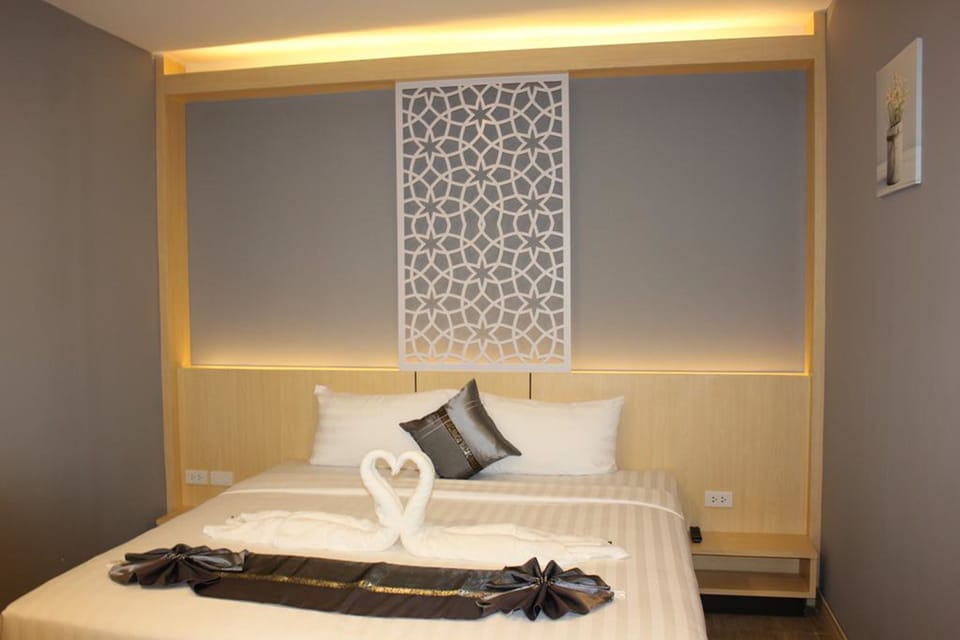 Deluxe Double Room with Balcony  | In-room safe, desk, blackout drapes, free WiFi