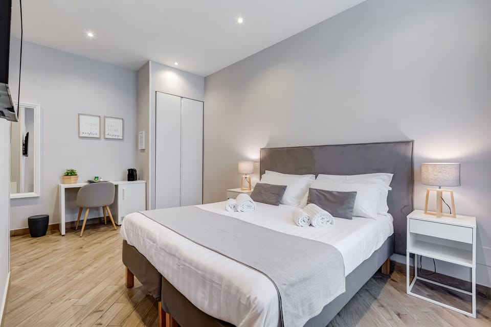 Deluxe Room | Frette Italian sheets, premium bedding, down comforters