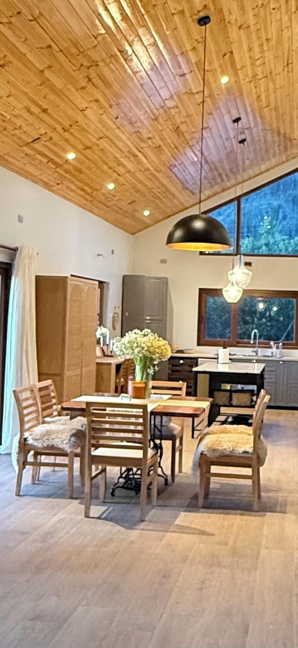 Indoor Kitchen and Dining 