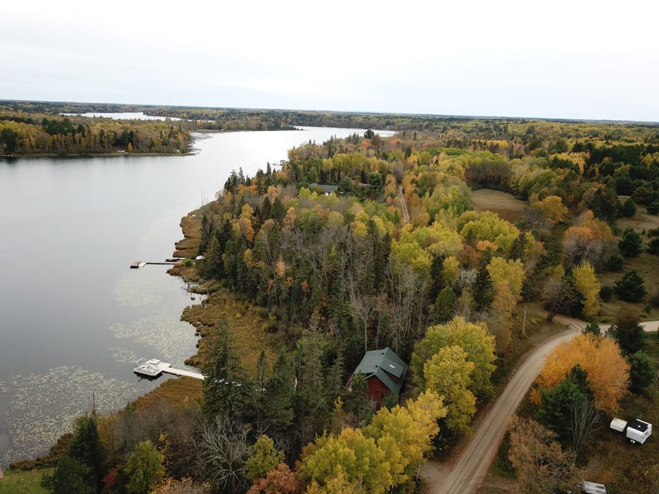 Cozy Log Home Beautiful Fall Season, Drown Pic taken Oct 4th 
