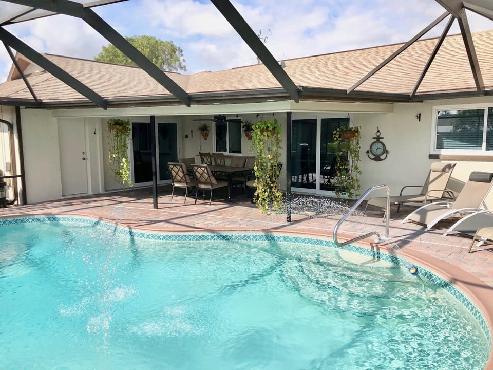 Relax or Eat dinners in the covered Lanai