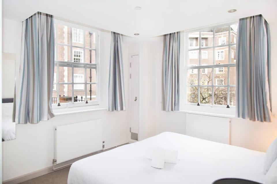 Classic Apartment, 1 Bedroom | Pillowtop beds, desk, WiFi (free), bed sheets