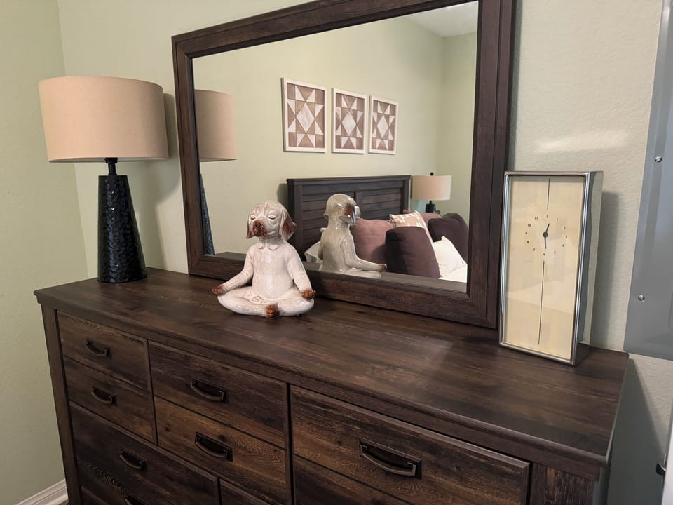 Queen second bedroom w/ TV