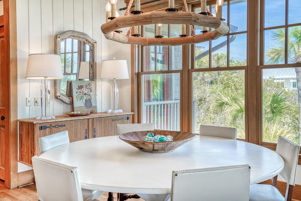 Bright and sunny dining area