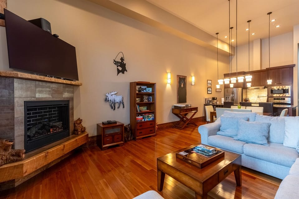 Smart TV l Electric Fireplace