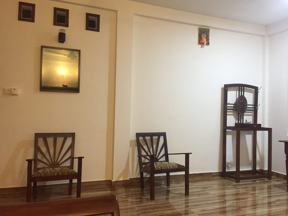 Comfort Duplex, 2 Bedrooms, Annex Building | Living area