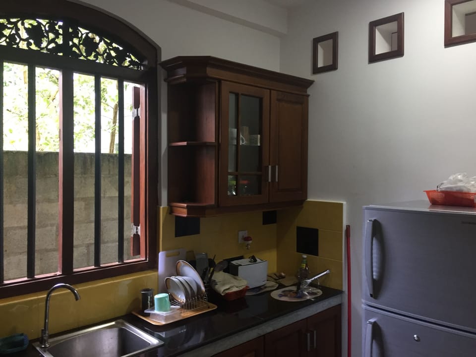 Comfort Duplex, 2 Bedrooms, Annex Building | Private kitchen | Fridge, microwave, stovetop, coffee/tea maker