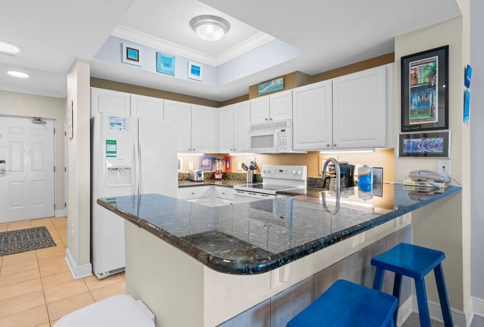 Crystal Tower 1208 Kitchen Counter Seats 2