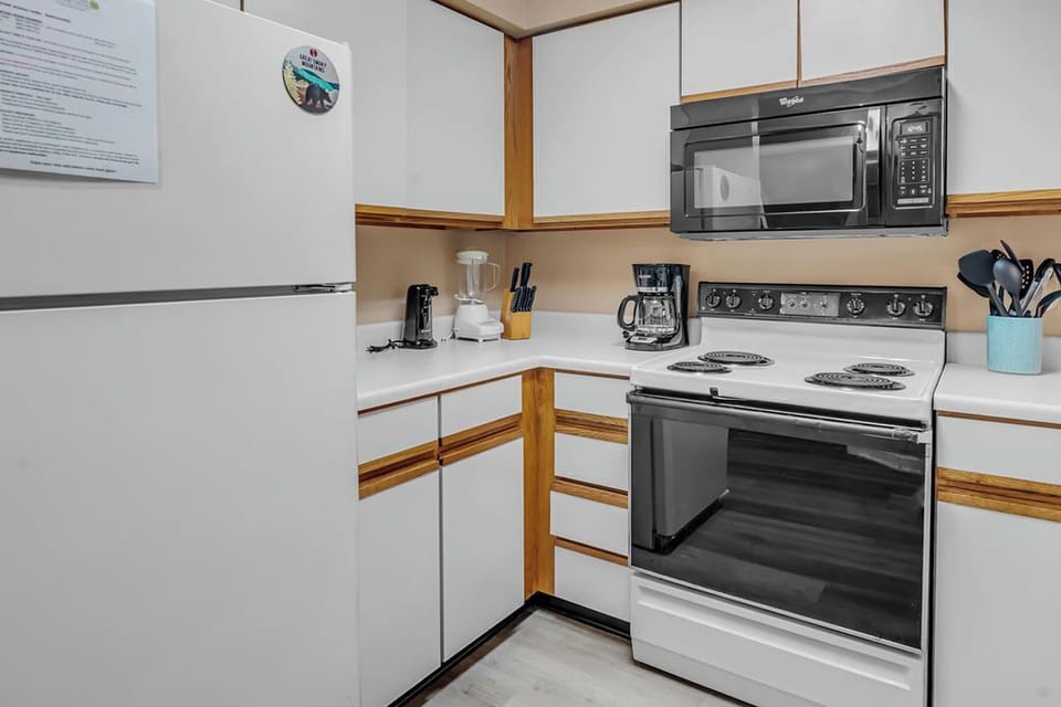 Full size appliances and fully equipped kitchen.