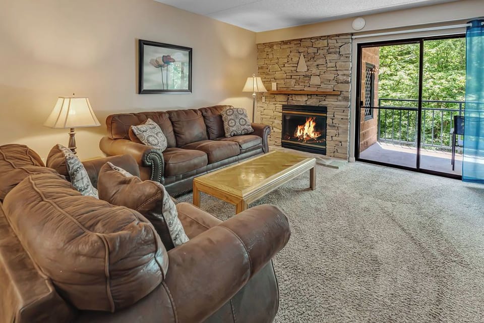 Great access to  balcony over looking the river.