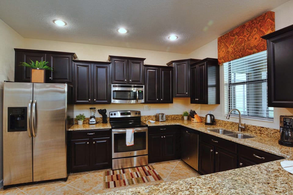 1Kitchen3.jpg