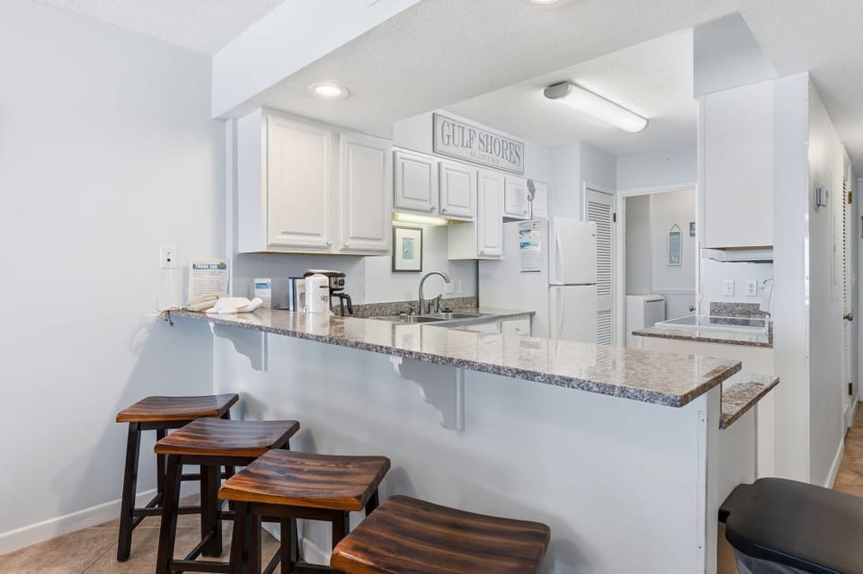 Boardwalk 1082 Kitchen Counter Seats 4