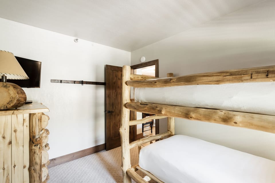 Twin bunk beds