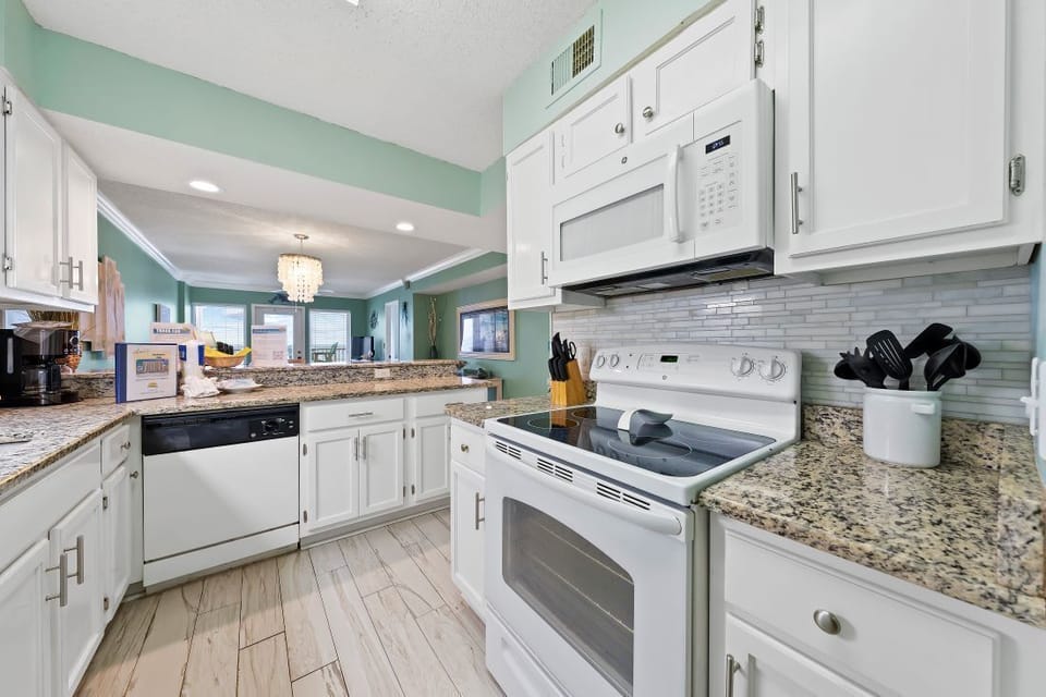 9 Boardwalk 986 Kitchen