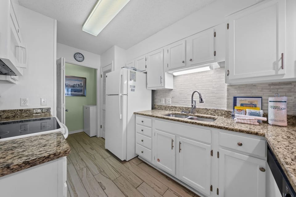 Boardwalk 986 Fully Equipped Kitchen