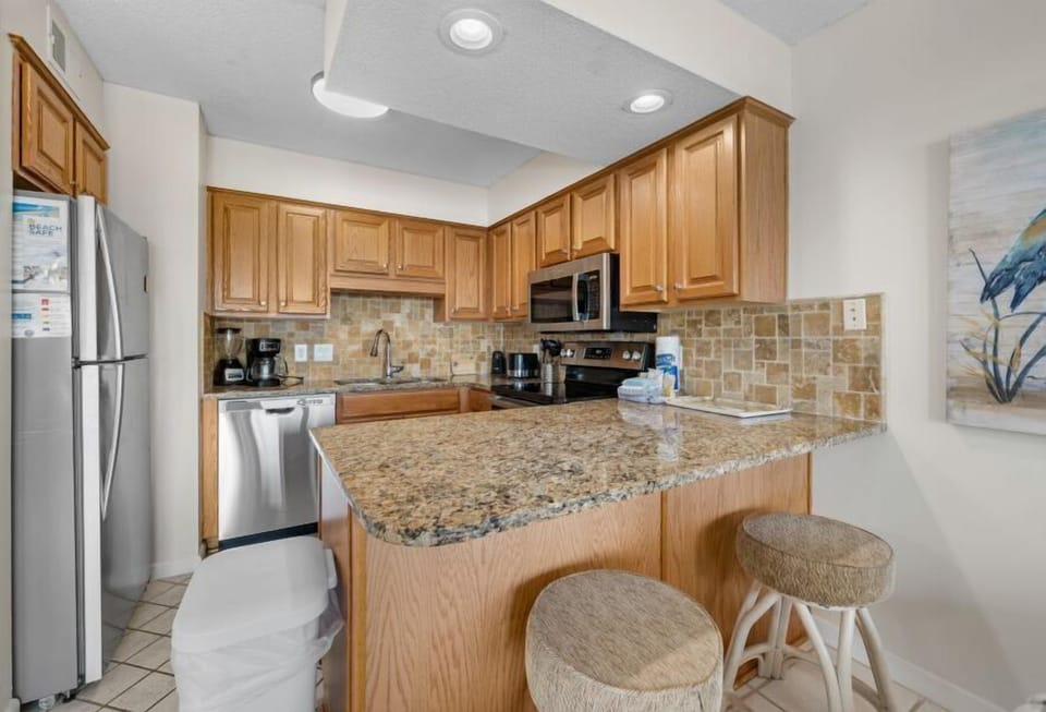 Boardwalk 684 Kitchen Counter Seats 2