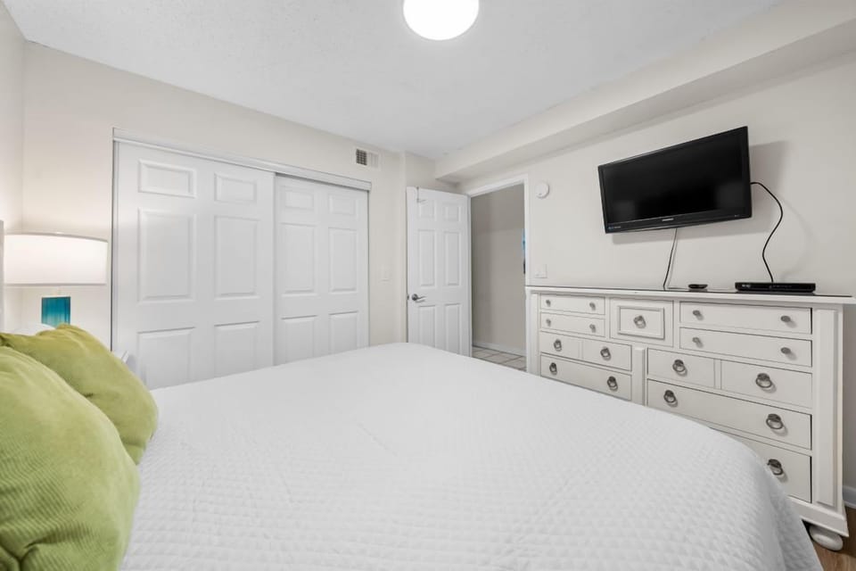 Boardwalk 684 Bedroom with King Bed
