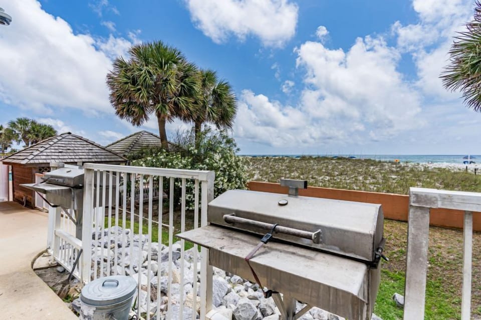 Seacrest Outdoor Grills