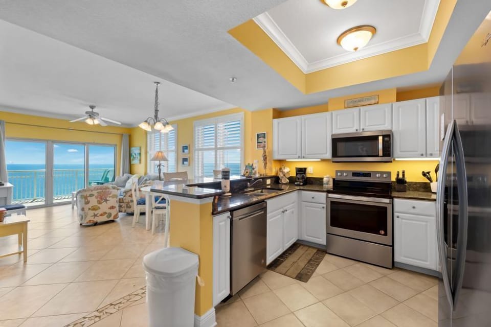 Crystal Tower 1809 Kitchen